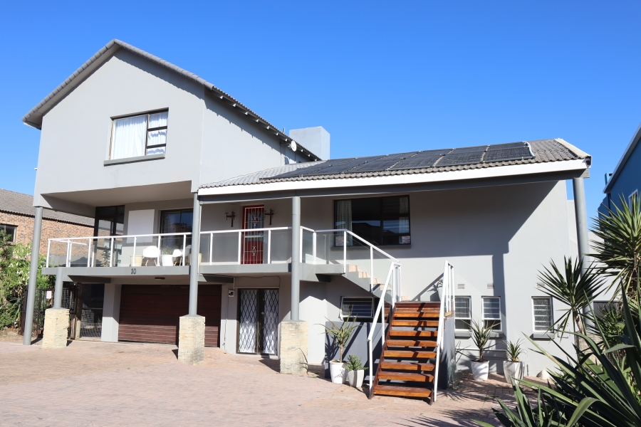 5 Bedroom Property for Sale in Paradise Beach Eastern Cape